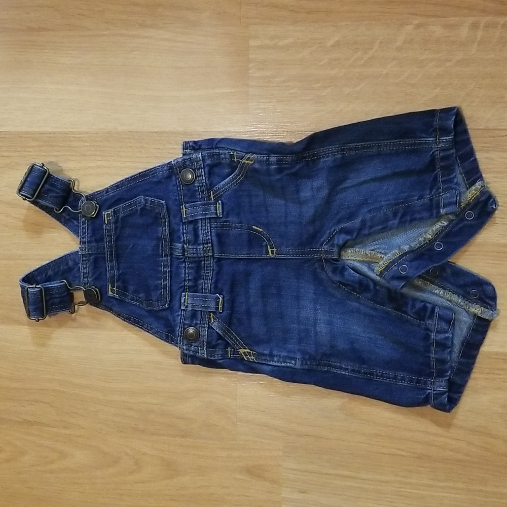 Old Navy denim overalls 0-3 months EUC